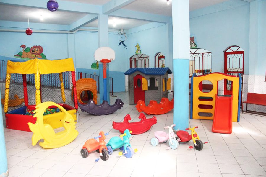 Jardim e parquinho
